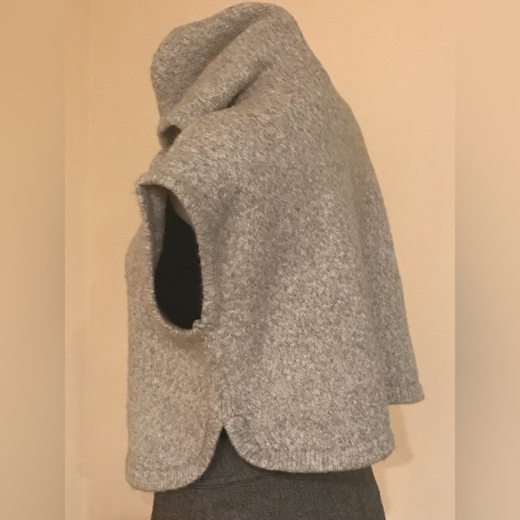 GENUINE gray poncho with bunny ears and tail size 4T - Picture 4 of 10